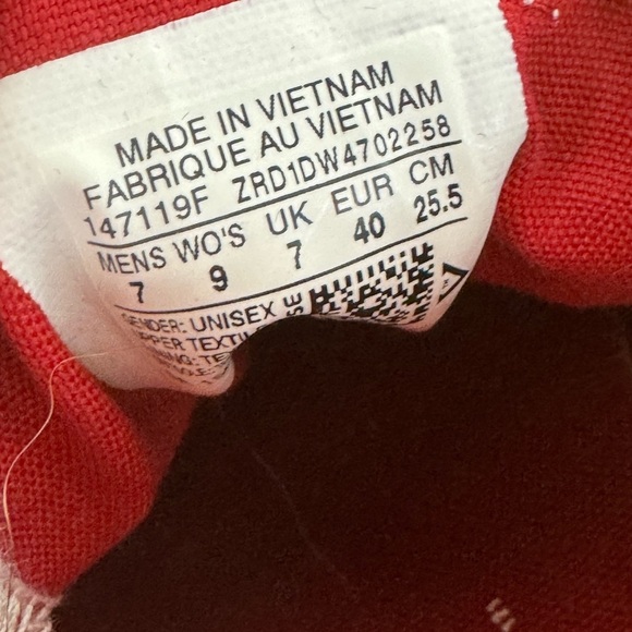 Converse All Star Red White Stars Low Top Sneakers Men's Sz 7 Women's 9 - Picture 7 of 7